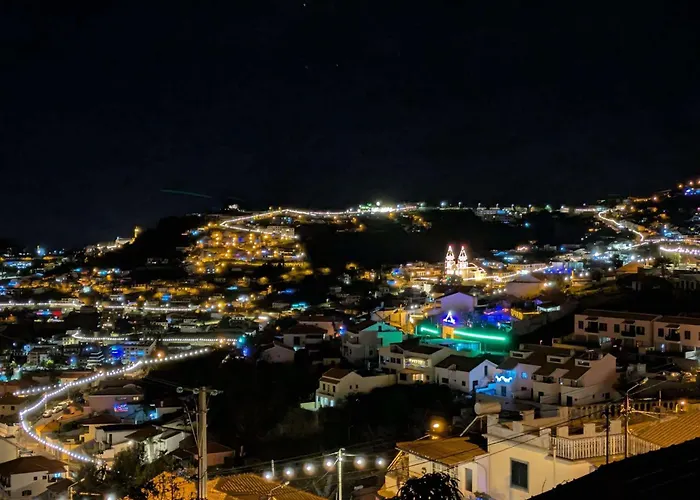 - Silvestre House פונשל